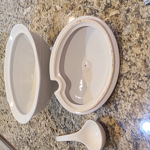 Southern Living At Home Dining Slah Gallery Collection Soup Tureen